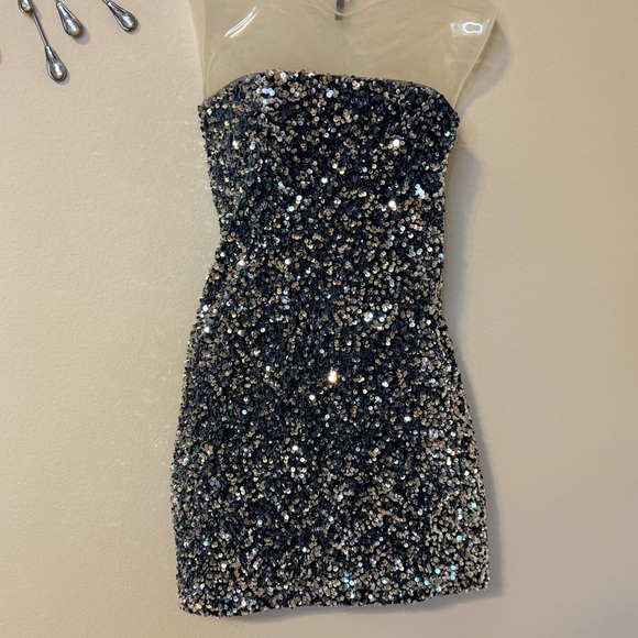 Sparkling Sequin Mini Tube Dress Size Small NWT - Picture 6 of 7